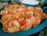 漂亮的玫瑰花蘋果就做好了；
