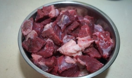 清燉牛肉的家常做法，步驟簡單，營養豐富